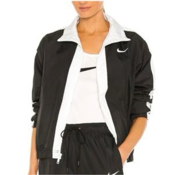 Nike Sportswear Women's Black/White Repel Essential Jacket (DV3006-010) Size med - Picture 4 of 12